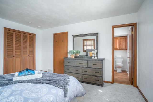 1511 Hillcrest Court, Bettendorf, IA 52722