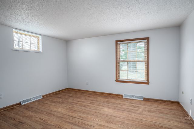 1511 Hillcrest Court, Bettendorf, IA 52722