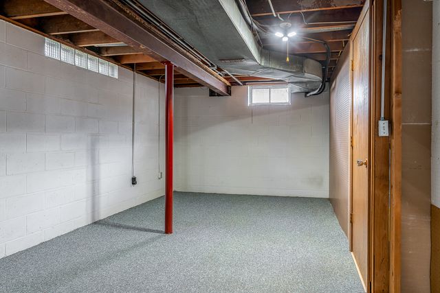 1511 Hillcrest Court, Bettendorf, IA 52722