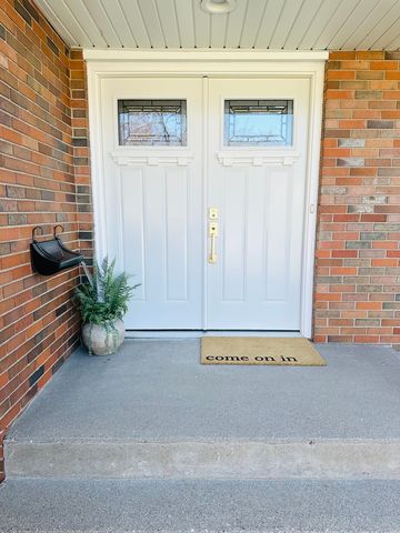 1511 Hillcrest Court, Bettendorf, IA 52722