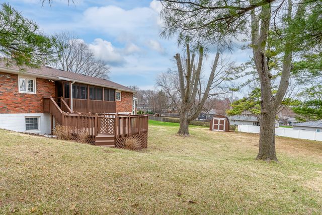 1511 Hillcrest Court, Bettendorf, IA 52722