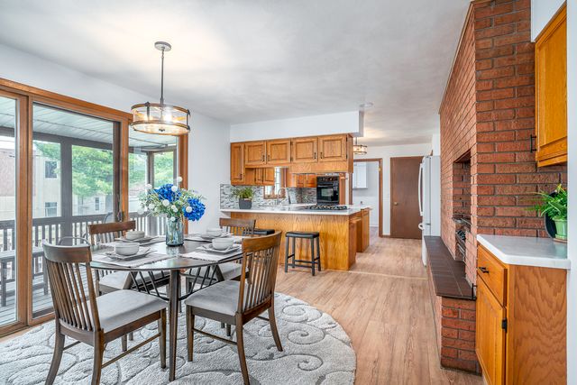 1511 Hillcrest Court, Bettendorf, IA 52722