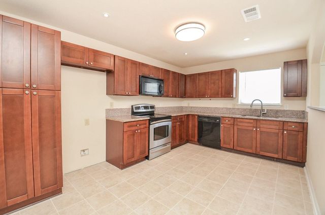 14315 Branchwater Lane, Sugar Land, TX 77498