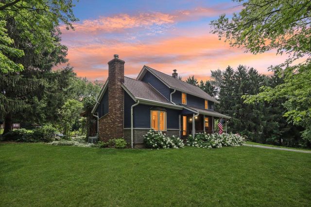 W220N5298 Town Line ROAD, Menomonee Falls, WI 53051