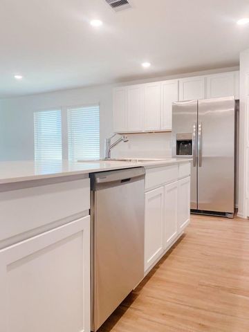 4242 Barrington Cove, Baytown, TX 77521