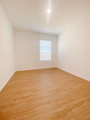 4242 Barrington Cove, Baytown, TX 77521