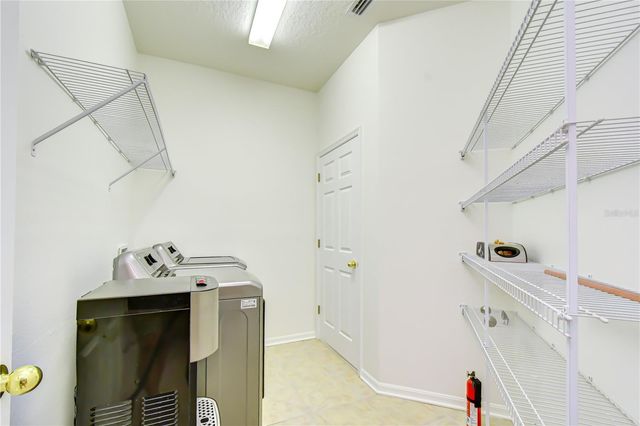 426 SUMMERLYN DRIVE, Valrico, FL 33594