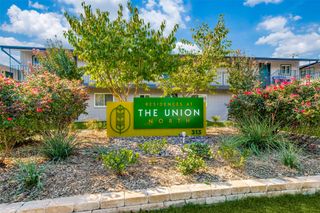 2211 W Hickory Street B5R, Denton, TX 76201