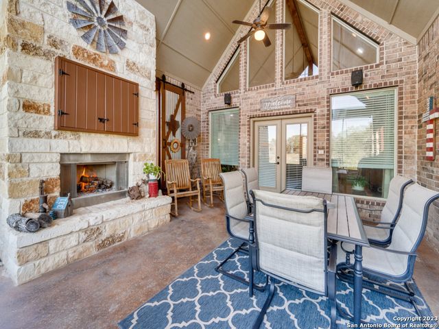 686 ASTRAL PT, Spring Branch, TX 78070