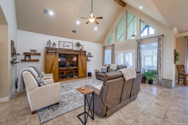 686 ASTRAL PT, Spring Branch, TX 78070