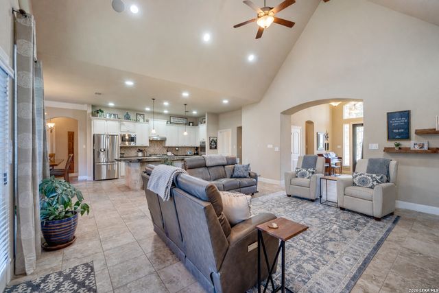 686 ASTRAL PT, Spring Branch, TX 78070