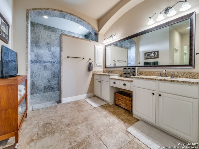 686 ASTRAL PT, Spring Branch, TX 78070