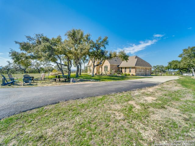 686 ASTRAL PT, Spring Branch, TX 78070