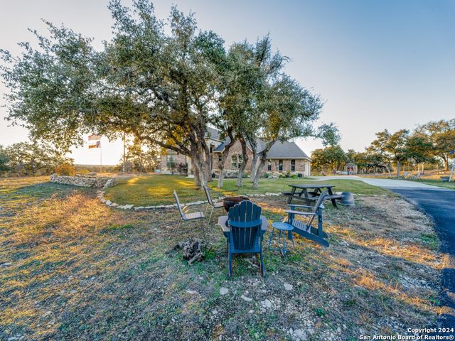 686 ASTRAL PT, Spring Branch, TX 78070