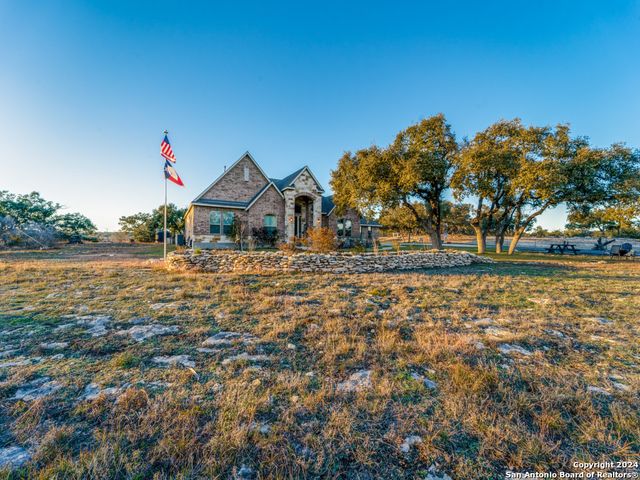 686 ASTRAL PT, Spring Branch, TX 78070