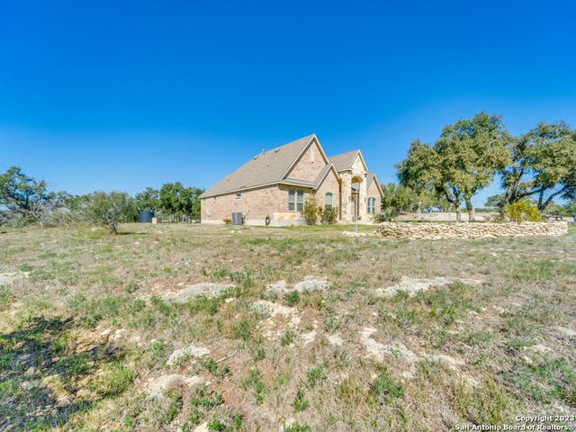 686 ASTRAL PT, Spring Branch, TX 78070