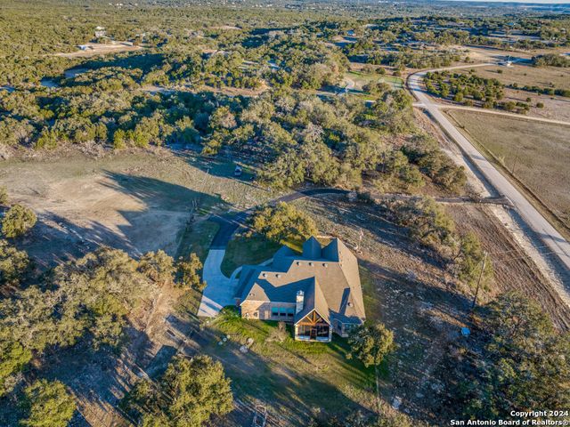 686 ASTRAL PT, Spring Branch, TX 78070