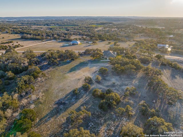 686 ASTRAL PT, Spring Branch, TX 78070