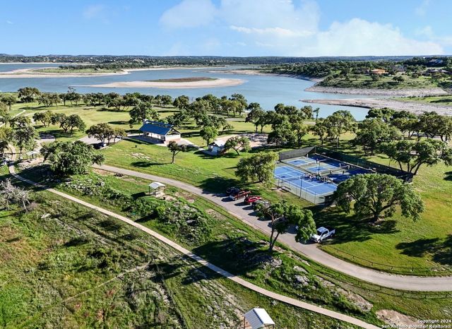 686 ASTRAL PT, Spring Branch, TX 78070