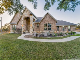 686 ASTRAL PT, Spring Branch, TX 78070