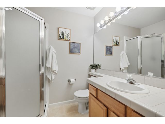 8807 Ne 17TH St, Vancouver, WA 98664