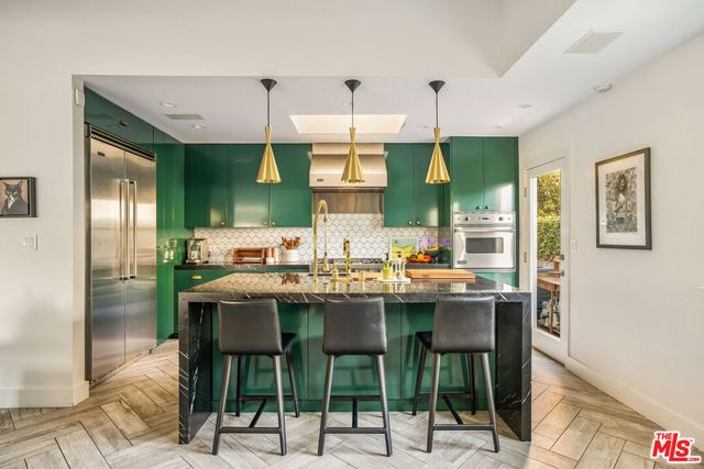 2137 Sunset Plaza Drive, Los Angeles, CA 90069