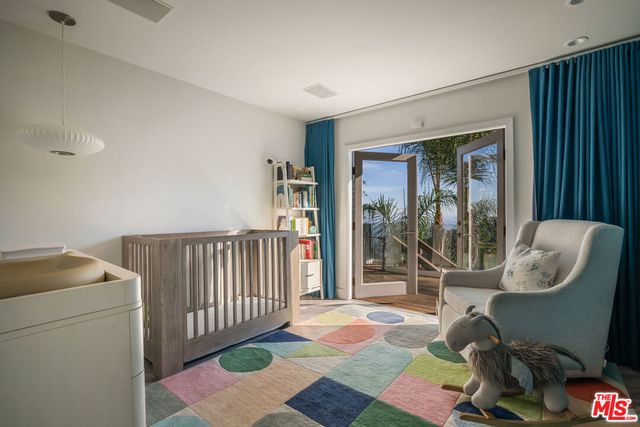 2137 Sunset Plaza Drive, Los Angeles, CA 90069