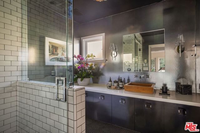 2137 Sunset Plaza Drive, Los Angeles, CA 90069