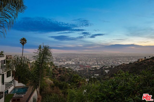 2137 Sunset Plaza Drive, Los Angeles, CA 90069