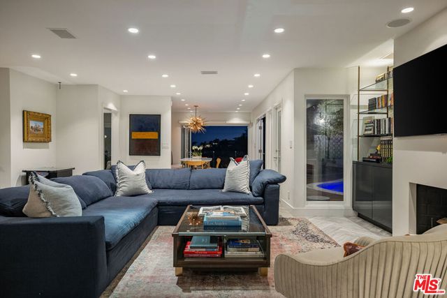 2137 Sunset Plaza Drive, Los Angeles, CA 90069