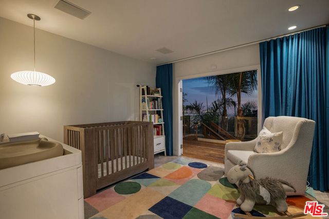2137 Sunset Plaza Drive, Los Angeles, CA 90069