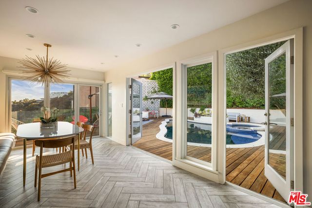 2137 Sunset Plaza Drive, Los Angeles, CA 90069