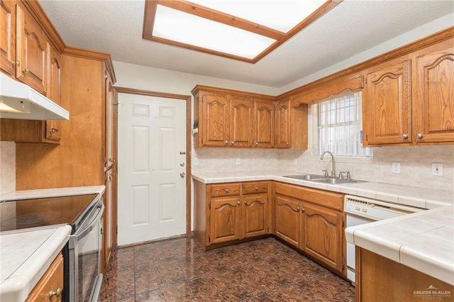 509 S Pacific Avenue, Edinburg, TX 78539