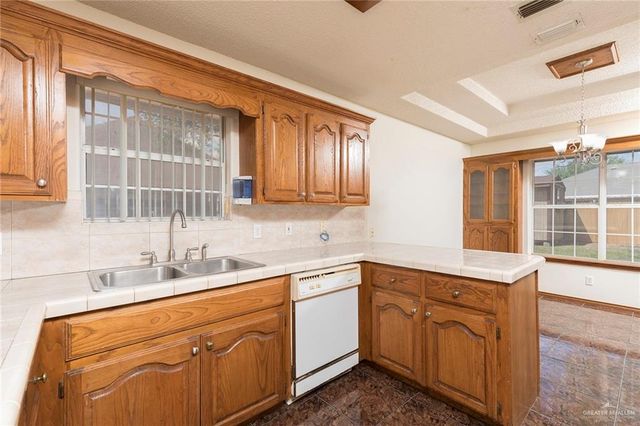 509 S Pacific Avenue, Edinburg, TX 78539