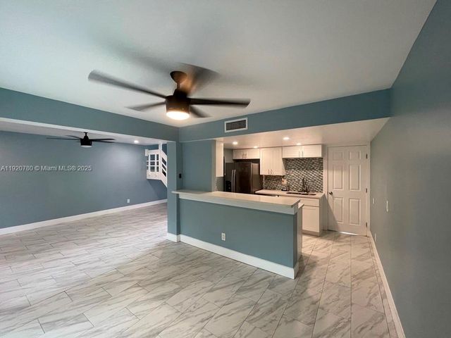 330 Sunshine Dr, Coconut Creek, FL 33066