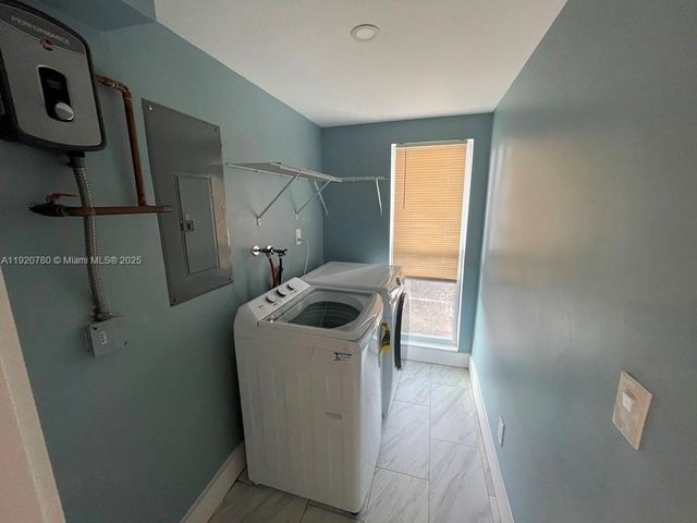 330 Sunshine Dr, Coconut Creek, FL 33066