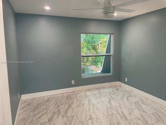 330 Sunshine Dr, Coconut Creek, FL 33066