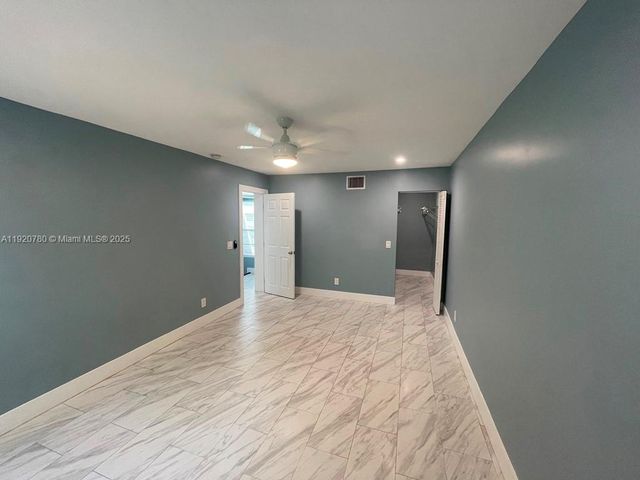 330 Sunshine Dr, Coconut Creek, FL 33066