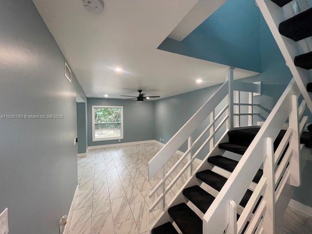 330 Sunshine Dr, Coconut Creek, FL 33066