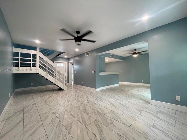 330 Sunshine Dr, Coconut Creek, FL 33066