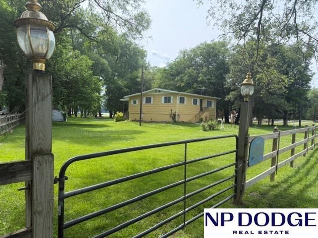 2815 Big Island Road, Fremont, NE 68025