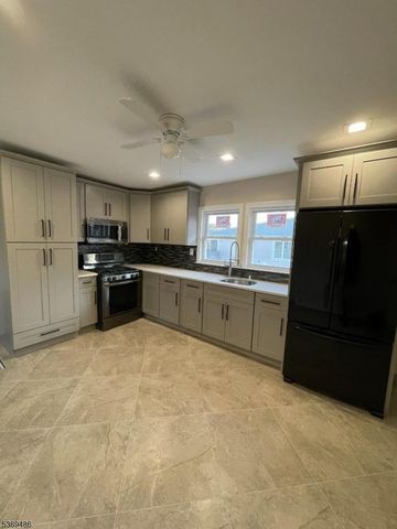120 Lewis St, Paterson City, NJ 07501