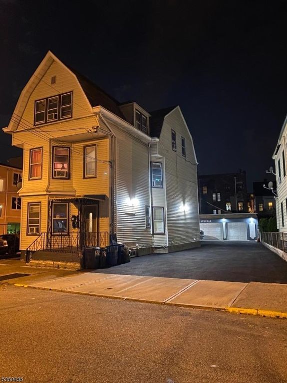 120 Lewis St, Paterson City, NJ 07501