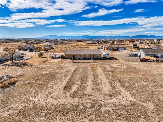 977 E Sumac Dr, Pueblo West, CO 81007