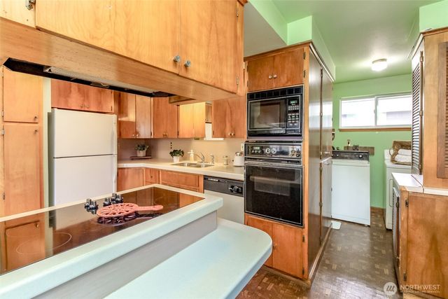 215 E 48th St, Tacoma, WA 98404