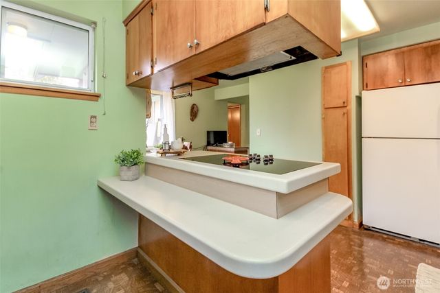 215 E 48th St, Tacoma, WA 98404