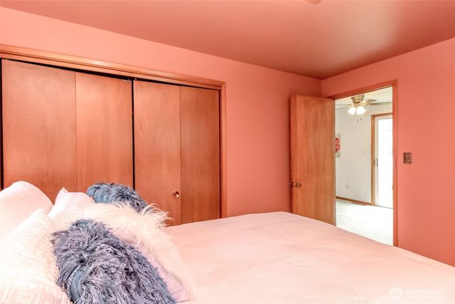 215 E 48th St, Tacoma, WA 98404