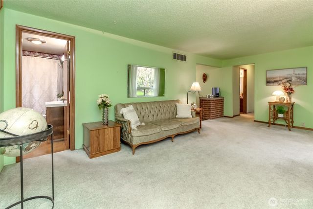 215 E 48th St, Tacoma, WA 98404