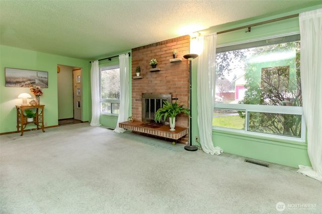 215 E 48th St, Tacoma, WA 98404