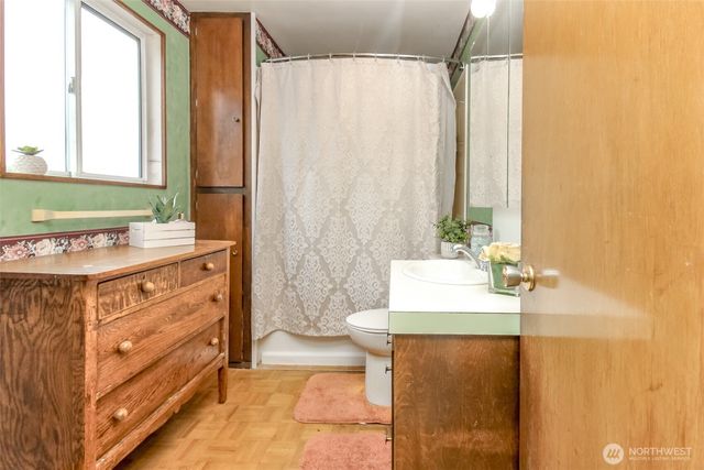 215 E 48th St, Tacoma, WA 98404